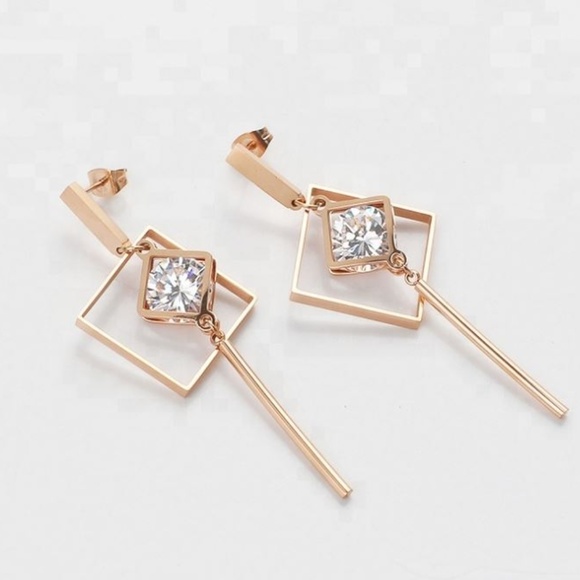 Jewelry - Sparkling Geometric Rose Gold Dangle Earrings